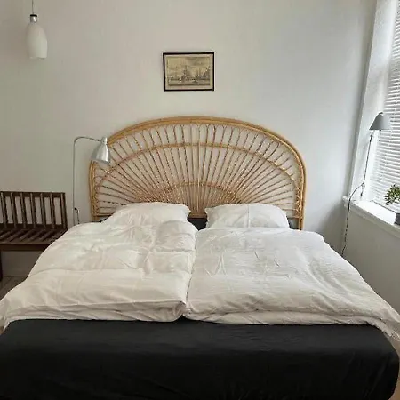 House With Terrace, Garden And Free Parking Nocleg ze śniadaniem